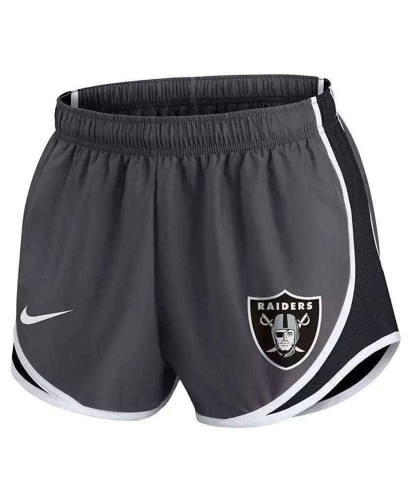 商品NIKE|Women's Charcoal Las Vegas Raiders Plus Size Logo Performance Tempo Shorts,价格¥247,第2张图片详细描述