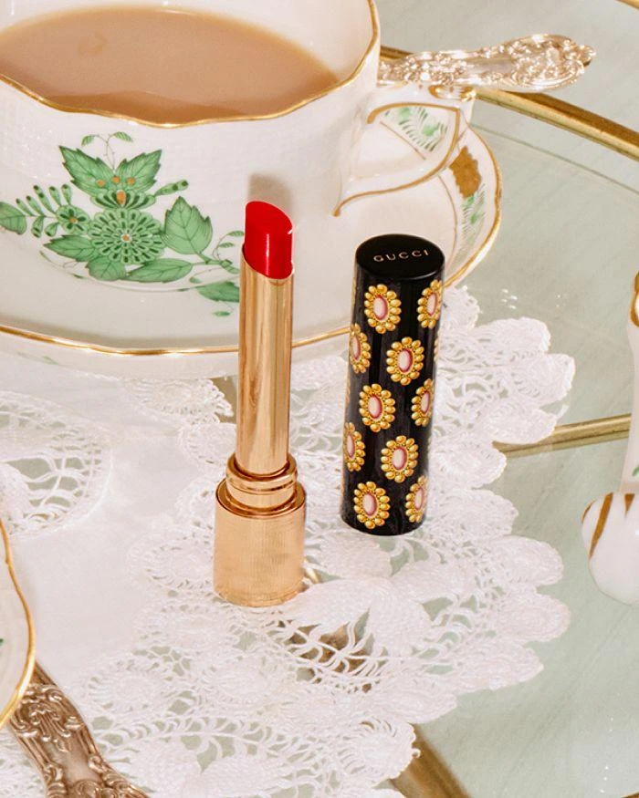 商品Gucci|Rouge de Beauté Brilliant Shine Glow & Care Lipstick,价格¥353,第5张图片详细描述