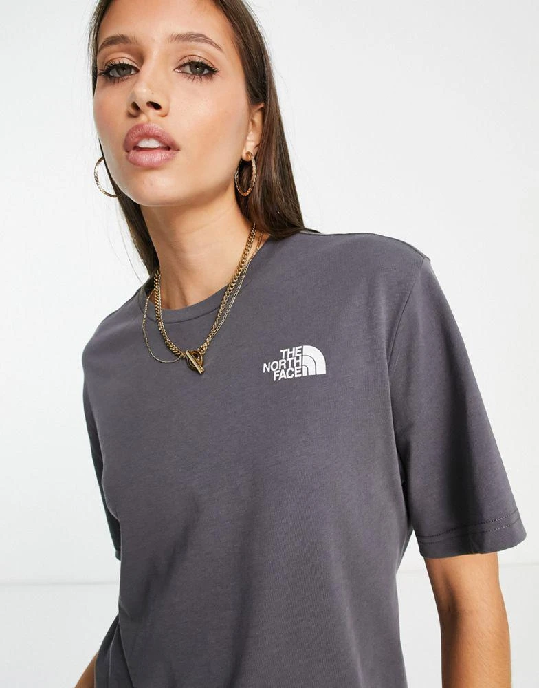 商品The North Face|The North Face Leaves Graphic back print boyfriend fit t-shirt in grey Exclusive at ASOS,价格¥220,第3张图片详细描述