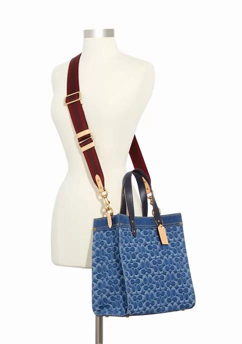 商品Coach|Field Tote In Signature Denim,价格¥3388,第5张图片详细描述