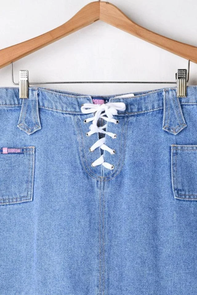 商品Urban Outfitters|Vintage '90s Lace-Up Denim Mini Skirt,价格¥741,第2张图片详细描述