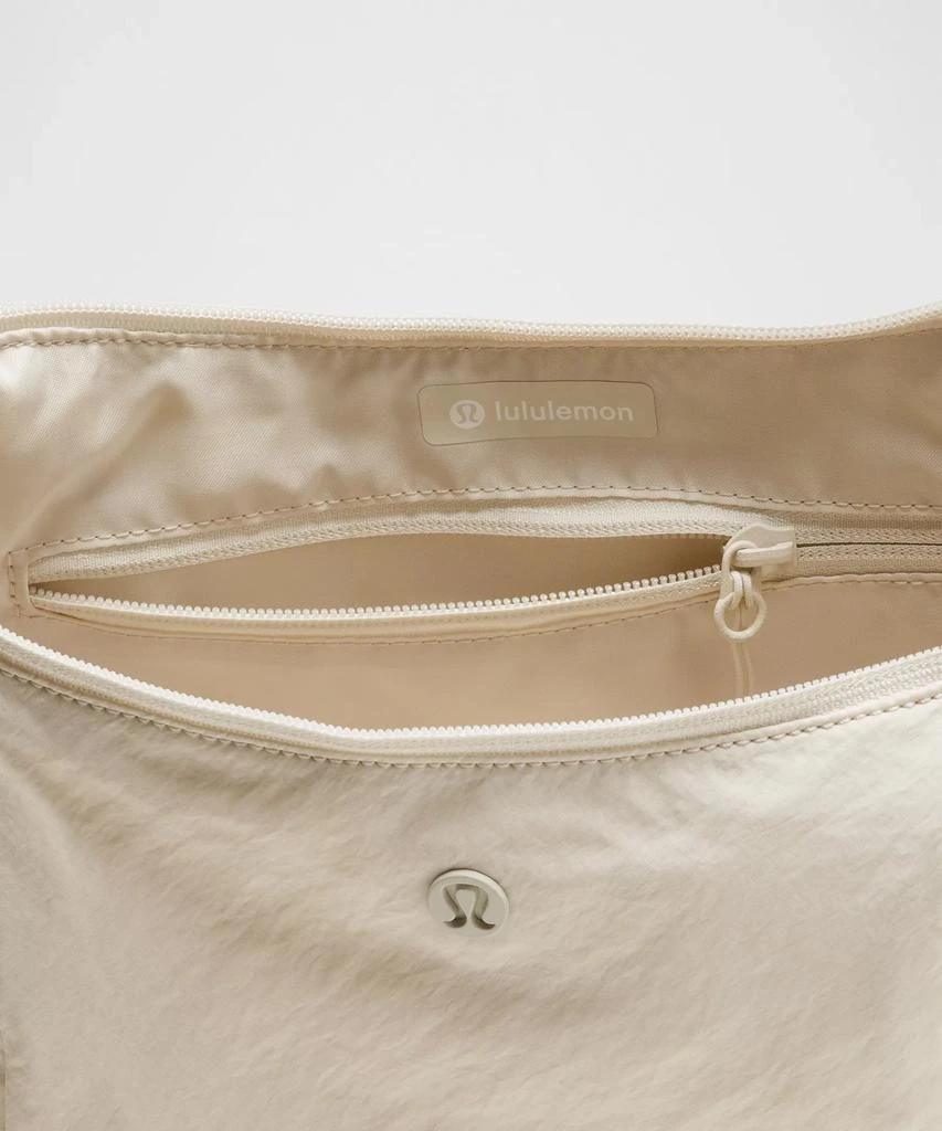 Slouchy Sling Bag 6L 商品