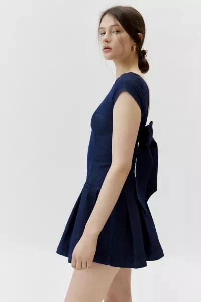 商品Urban Outfitters|UO Bryan Bow-Back Pleated Denim Mini Dress,价格¥597,第3张图片详细描述