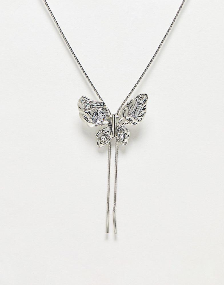 Reclaimed Vintage laryiat necklace with butterfly pendant in silver商品第1张图片规格展示