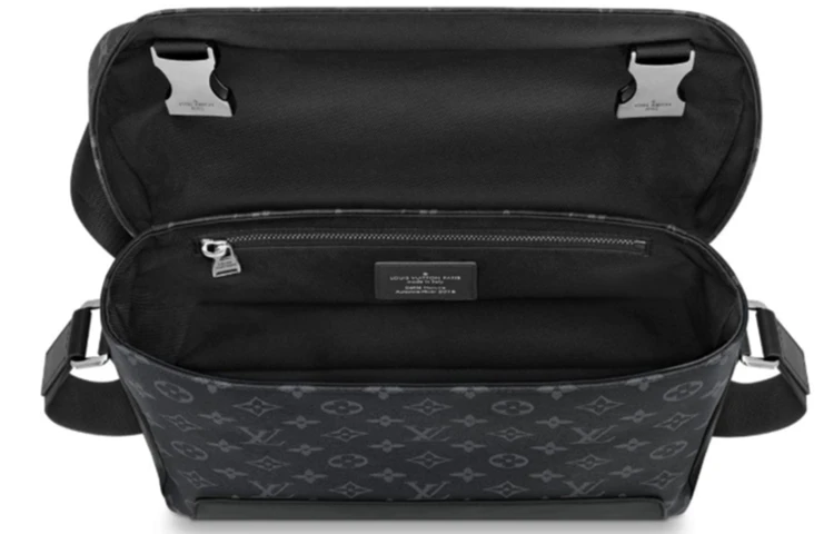 商品[国内直发] Louis Vuitton|Voyager系列 经典老花满印 涂层帆布 邮差包单肩斜挎包 小号 男款 黑色,价格¥24680,第5张图片详细描述