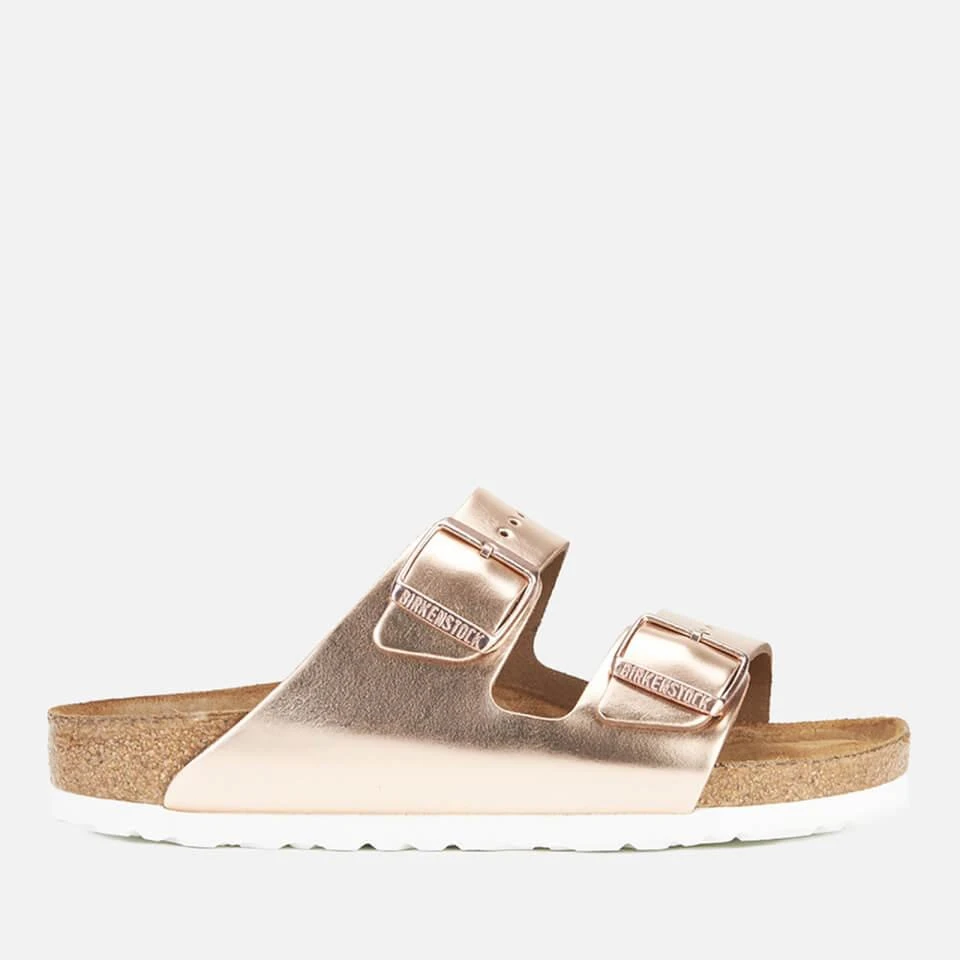 商品Birkenstock|BIRKENSTOCK WOMEN'S ARIZONA SLIM FIT LEATHER DOUBLE STRAP SANDALS - METALLIC COPPER,价格¥934,第1张图片