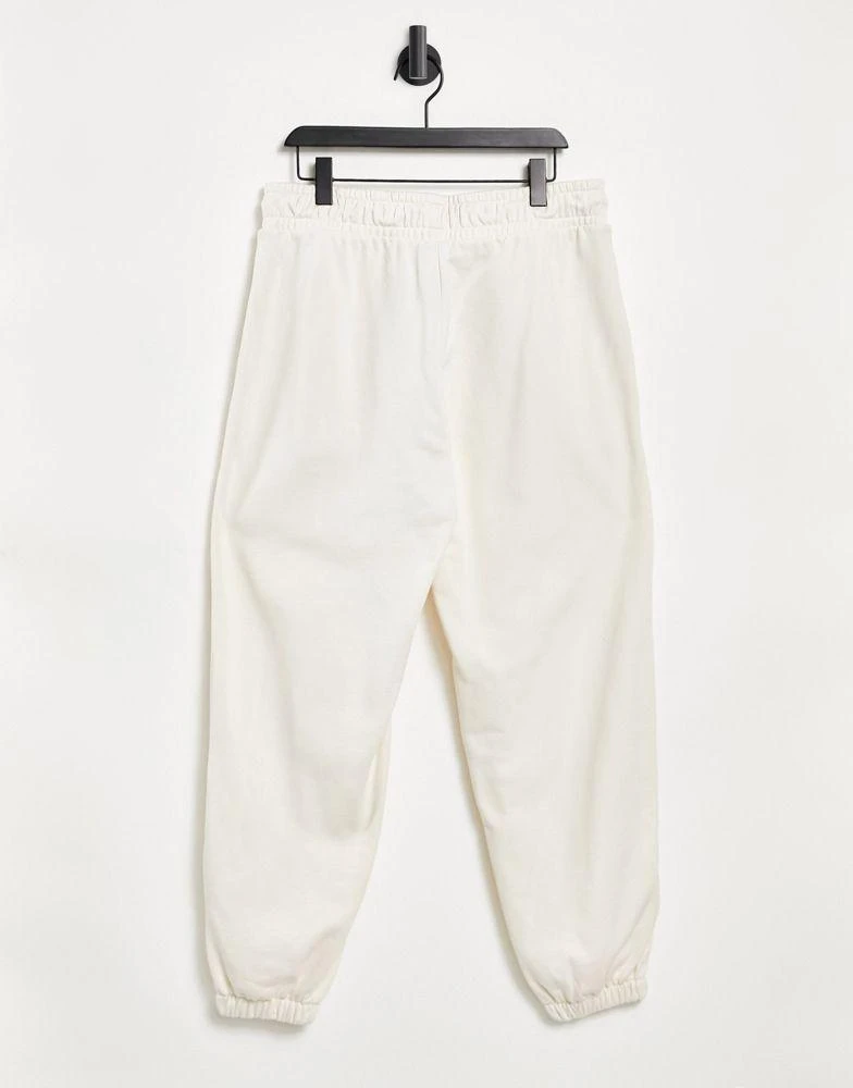 商品Puma|Puma classic relaxed jogger in white,价格¥183,第2张图片详细描述