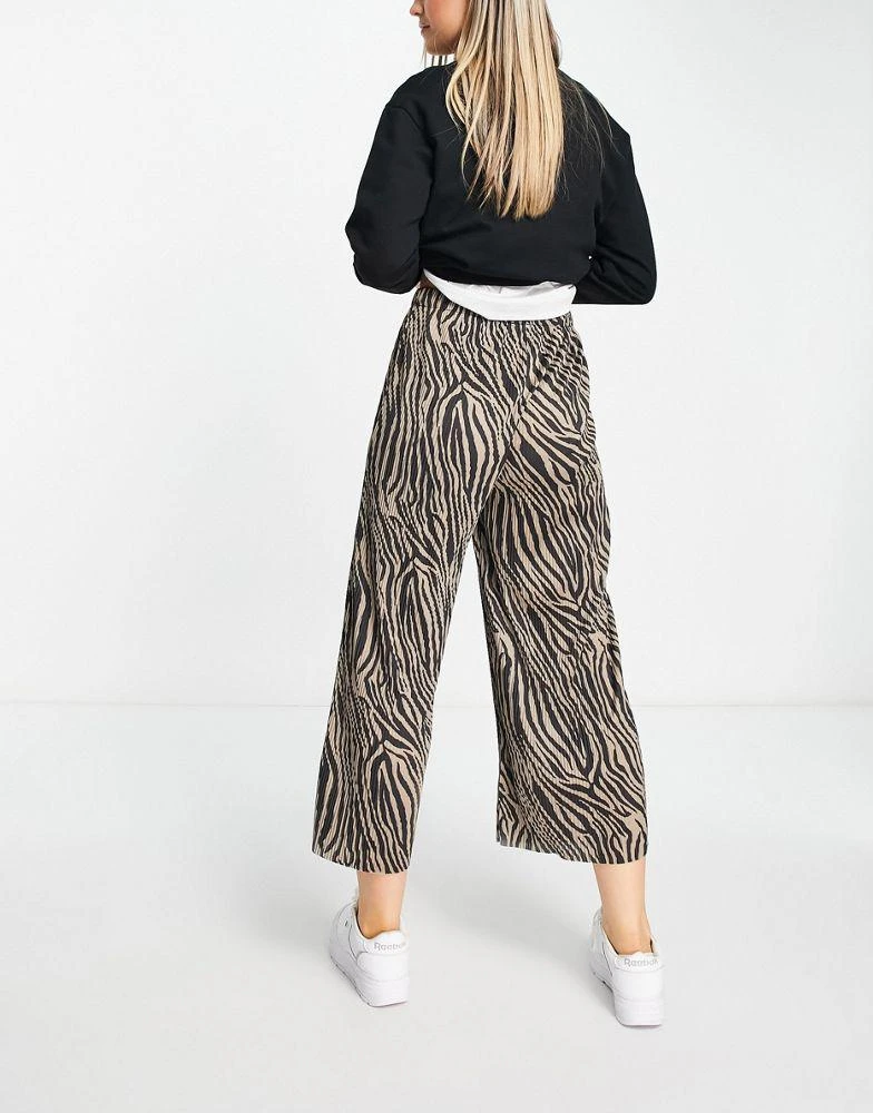 商品ASOS|ASOS DESIGN plisse wide leg trouser culottes in animal,价格¥191,第2张图片详细描述
