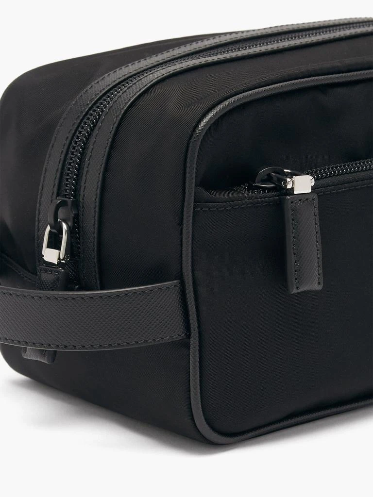 商品Prada|Triangle logo-plaque nylon wash bag,价格¥4783,第2张图片详细描述