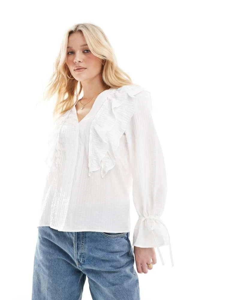 商品VERO MODA|Vero Moda ruffle blouse with tie sleeves in white,价格¥185,第1张图片