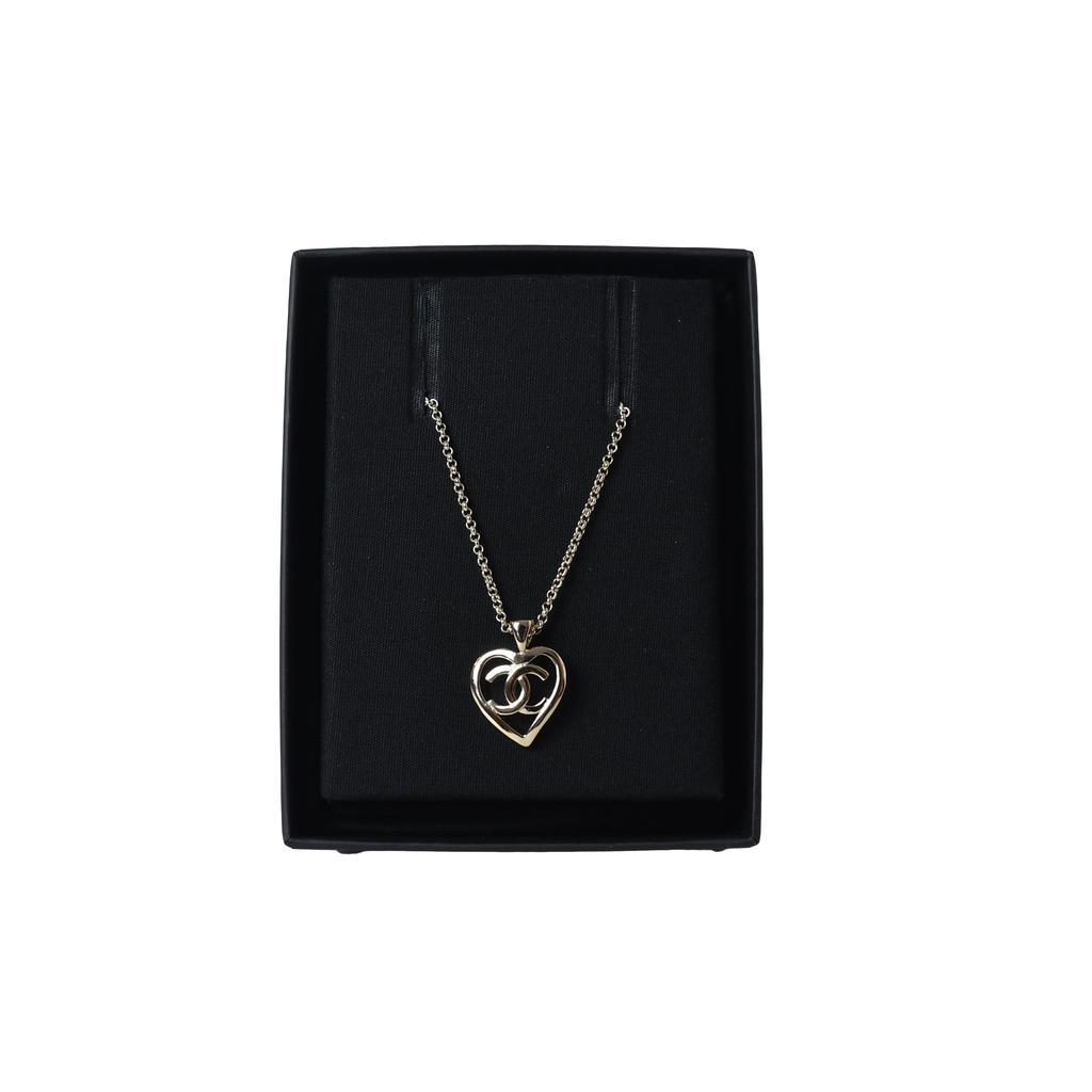 商品Chanel|Chanel Heart Shape CC Logo Pendant Necklace Gold,价格¥5501,第1张图片