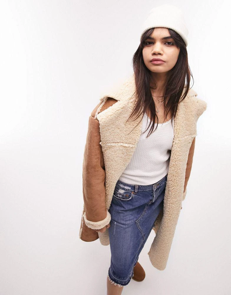 商品Topshop|Topshop faux shearling longline coat in tan and cream,价格¥594,第4张图片详细描述