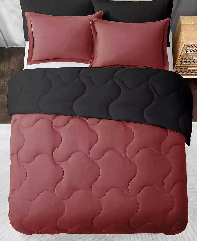 商品UNIKOME|Lightweight Quilted Reversible Down Alternative Comforter Set, 3 Piece,价格¥857,第3张图片详细描述
