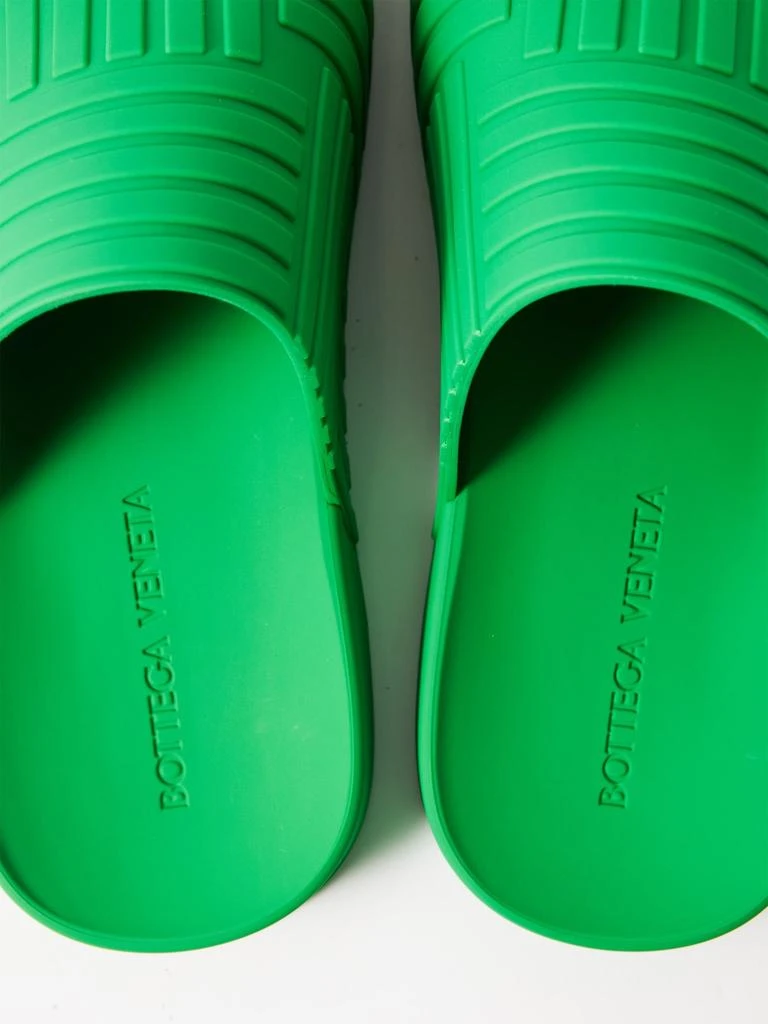 The Slider Intrecciato-embossed rubber slides 商品