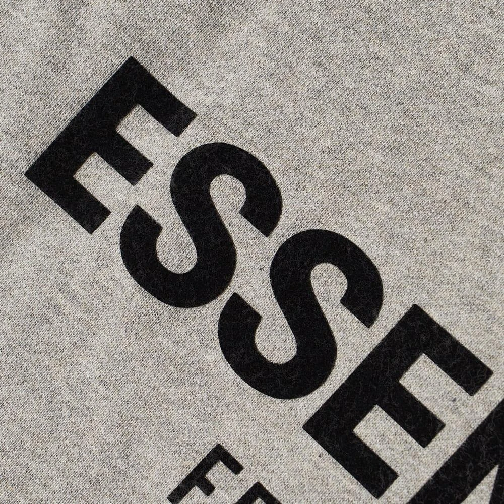 商品Essentials|FEAR OF GOD ESSENTIALS Relaxed Back Logo Longsleeve T-Shirt - Dark Oatmeal,价格¥529,第4张图片详细描述