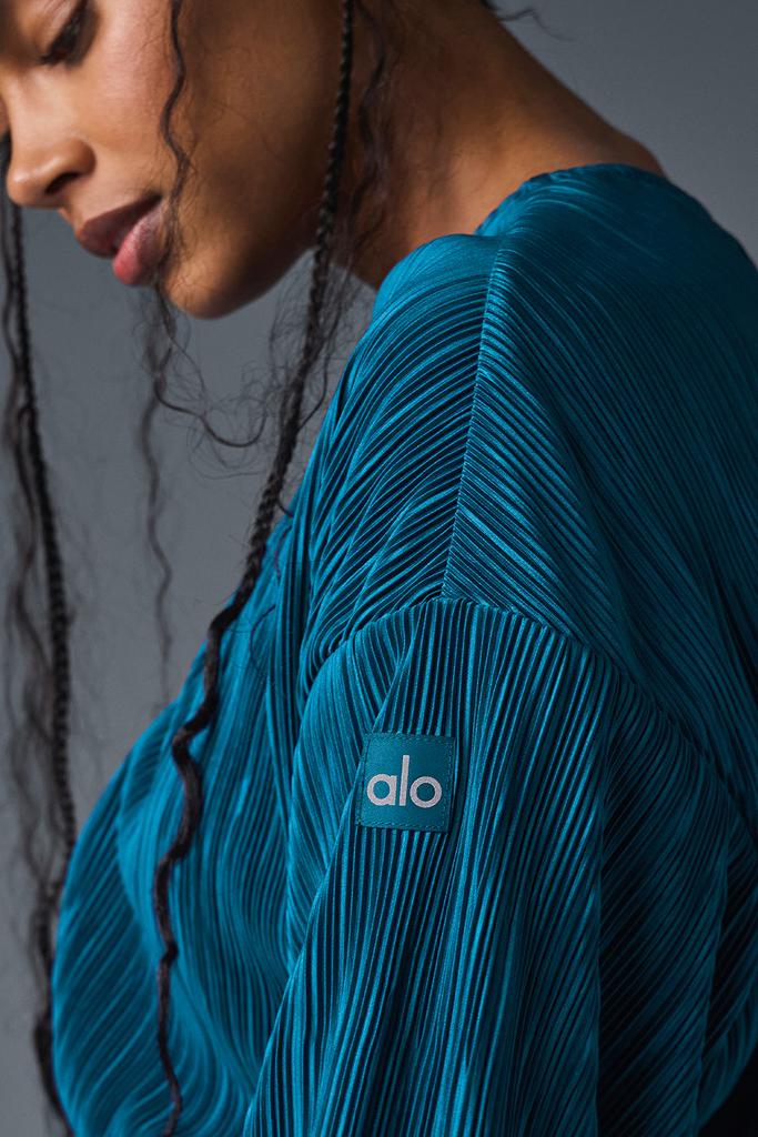 Alo Cropped Micro Plisse Jacket - Eclipse Blue - Jackets - Free