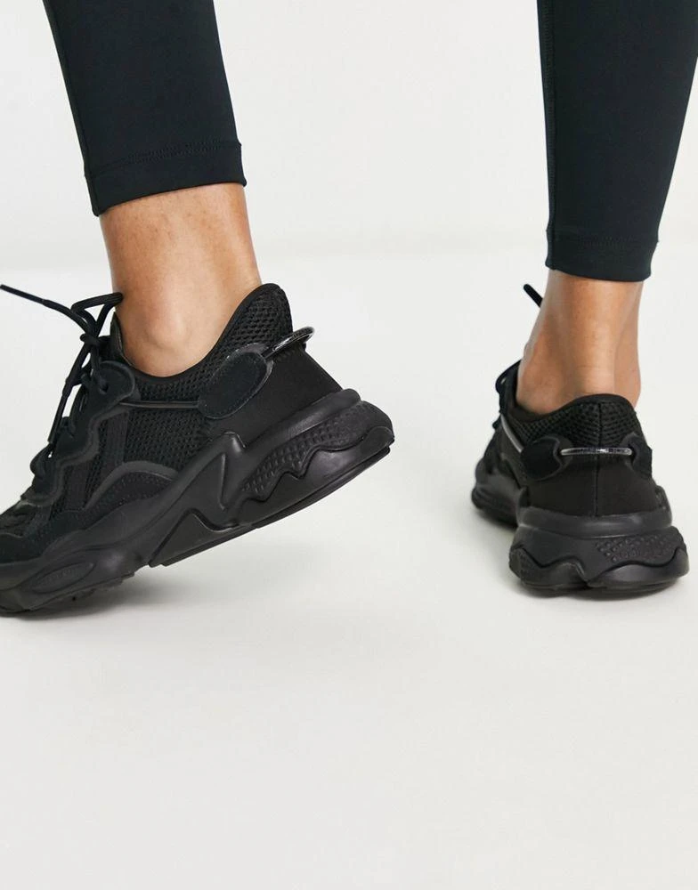 商品Adidas|adidas Originals Ozweego trainers in triple black,价格¥931,第2张图片详细描述