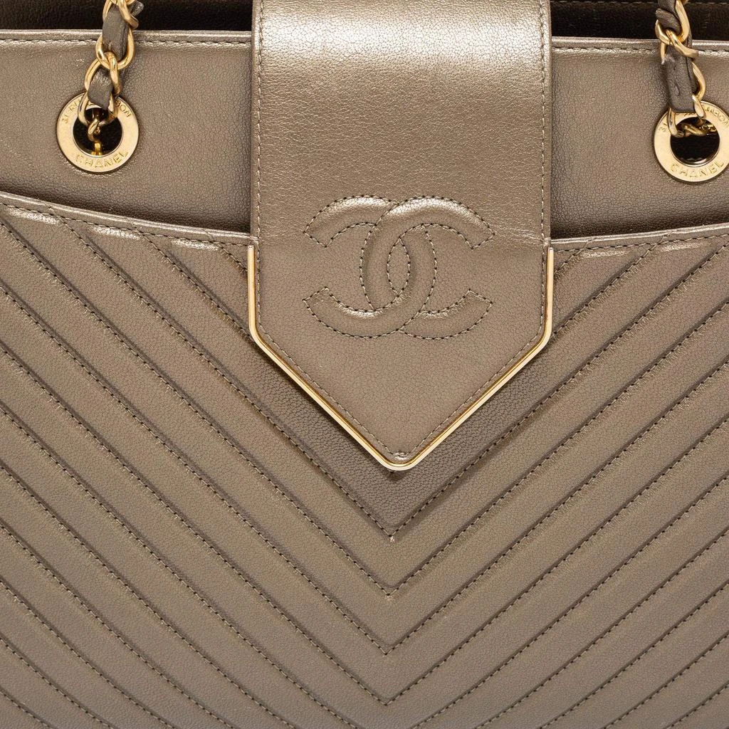 商品[二手商品] Chanel|Chanel Metallic Olive Green Chevron Quilted Leather Collar And Tie Shoulder Bag,价格¥11427,第5张图片详细描述