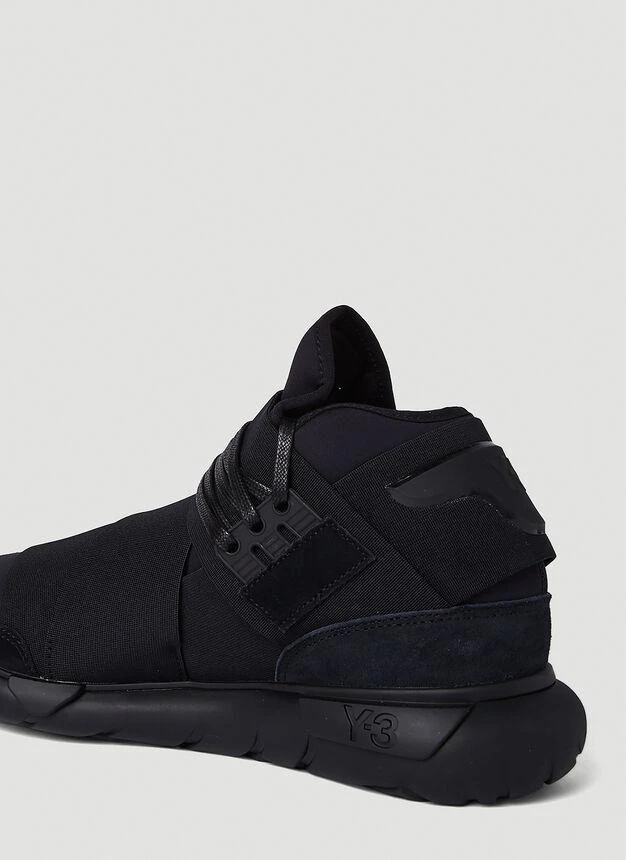 Qasa Sneakers in Black 商品