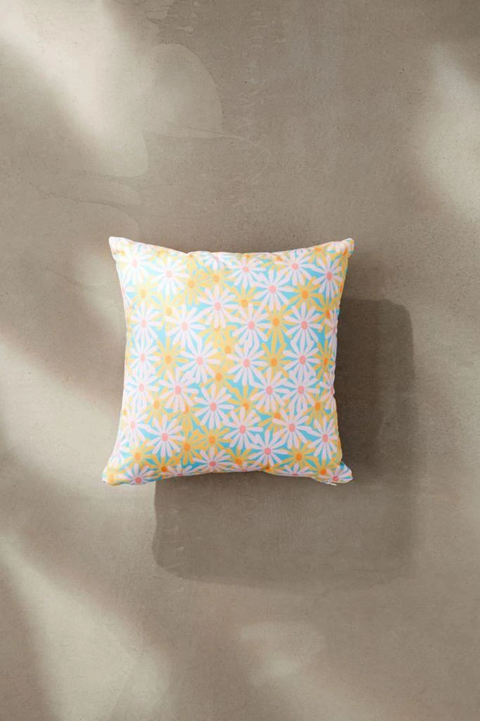 商品DENY Designs|Inez Justine For Deny Retro Sunny Floral Outdoor Throw Pillow,价格¥225,第2张图片详细描述
