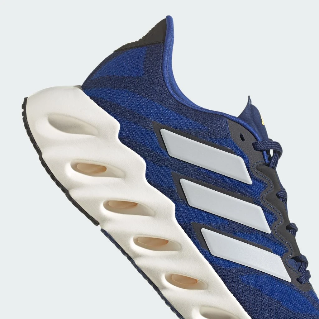 SWITCH FWD RUNNING SHOES 商品