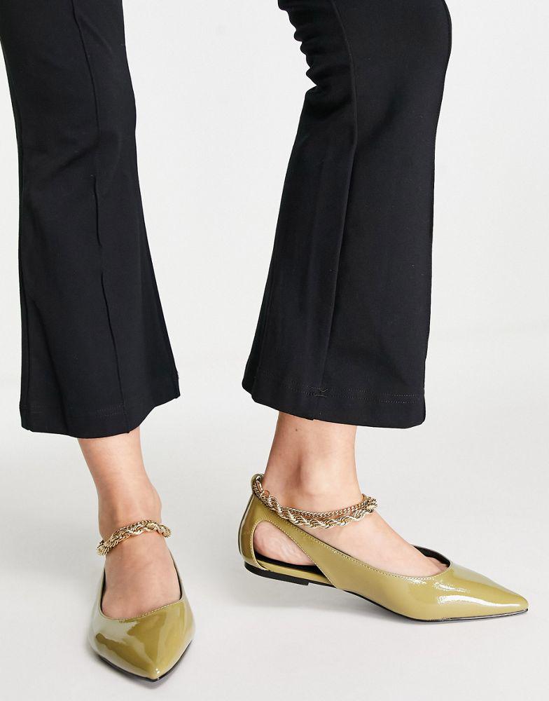ASOS DESIGN Lookout ballet flats with ankle chain in green patent商品第4张图片规格展示