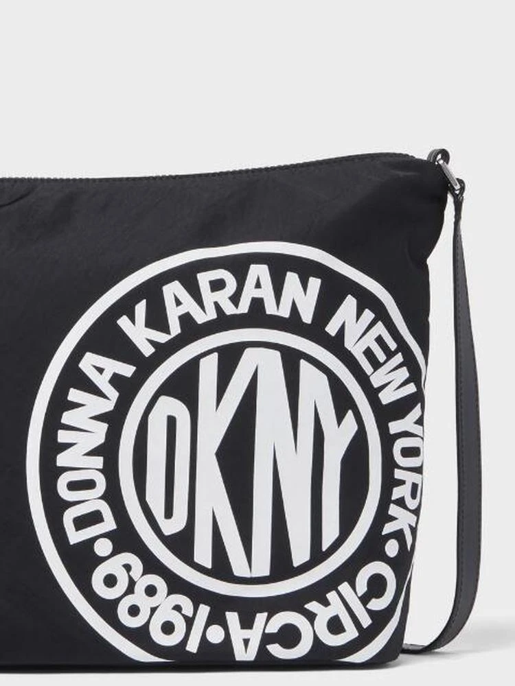 商品DKNY|Logo Nylon Medium Crossbody,价格¥600,第4张图片详细描述