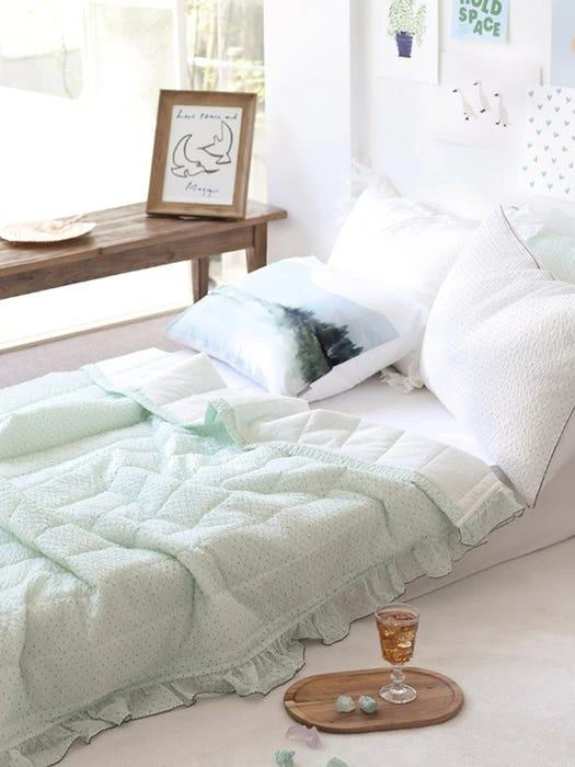 Dots Bamboo Seersucker Summer Quilted Comforter 商品