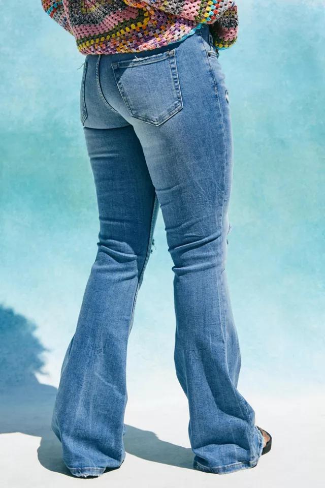商品BDG|BDG Distressed Mid-Wash 90s Low-Rise Flare Jean,价格¥551,第5张图片详细描述