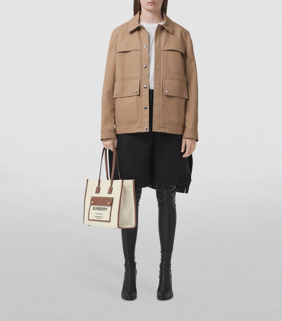 商品Burberry|Canvas and Leather Two-Tone Freya Tote Bag,价格¥10664,第2张图片详细描述