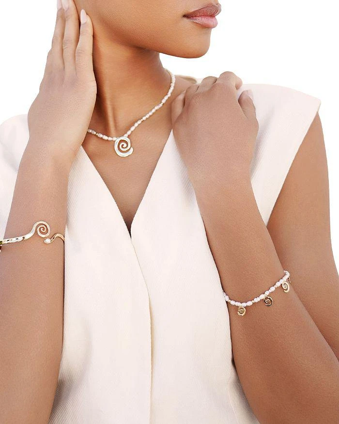 商品Ettika Jewelry|Aura Cultured Freshwater Pearl Swirl Charm Bracelet,价格¥921,第4张图片详细描述