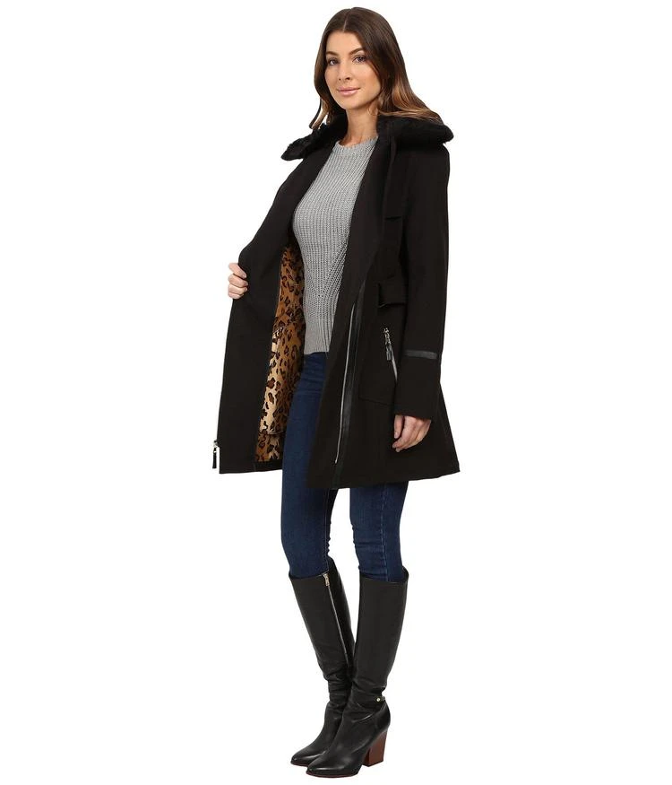 Asymmetrical Softshell with Removable Faux Fur Collar 商品