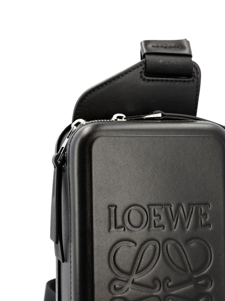 商品Loewe|Loewe Molded Logo Embossed Sling Bag,价格¥9528,第4张图片详细描述