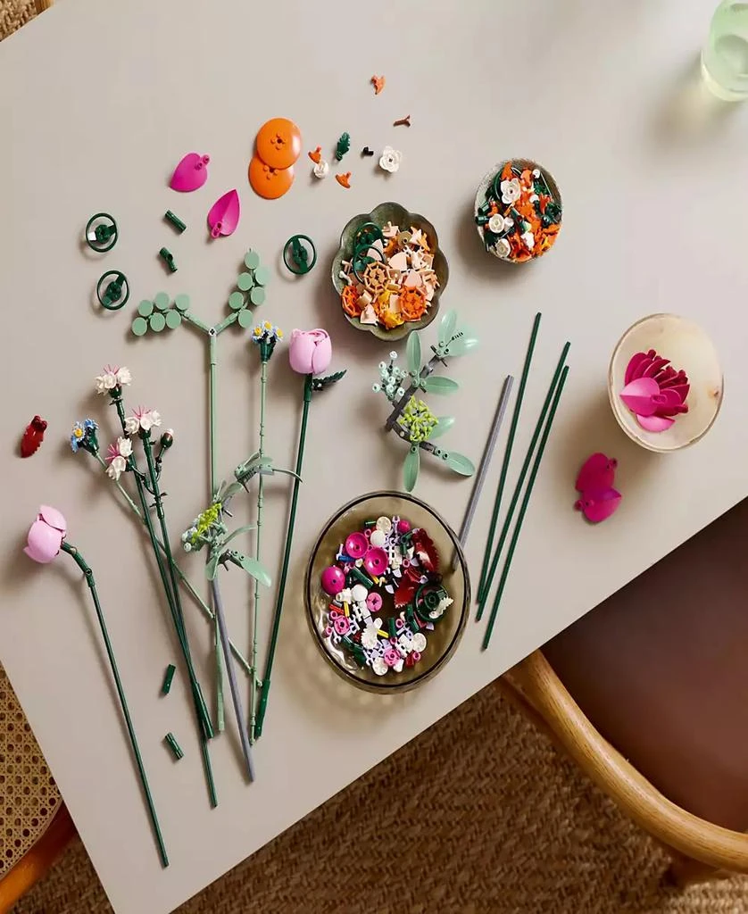 商品LEGO|Botanicals Pretty Flower Bouquet 10342 Building Kit, 749 Pieces,价格¥442,第3张图片详细描述