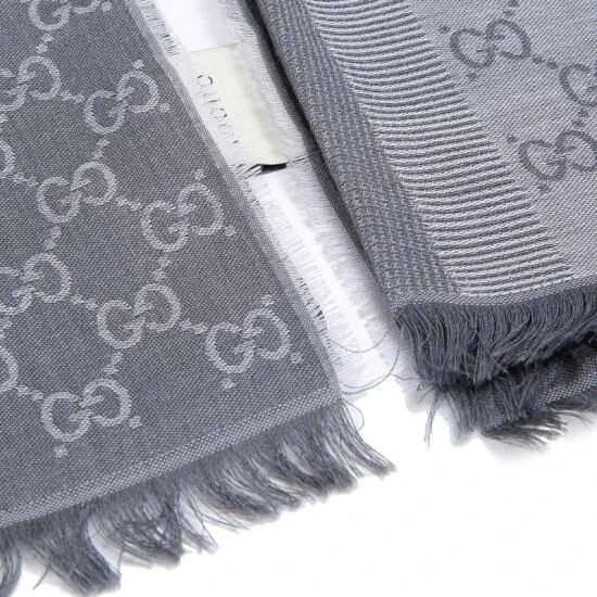 商品Gucci|Gucci 古驰浅灰色GG字母图案双面羊毛和真丝混纺围巾,价格¥4464,第3张图片详细描述