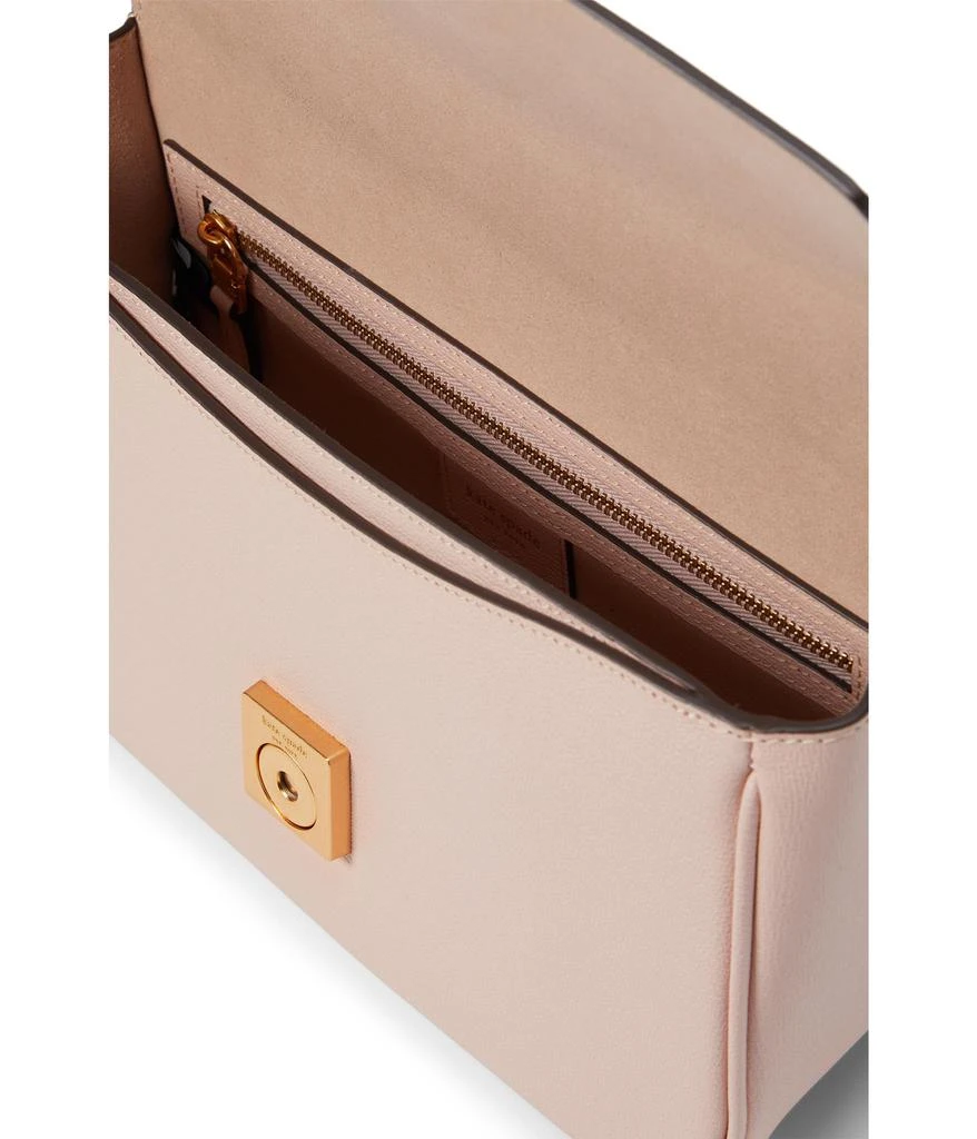 商品Kate Spade|【秋冬新品】中号单肩斜挎包 纹理皮革,价格¥1800,第3张图片详细描述