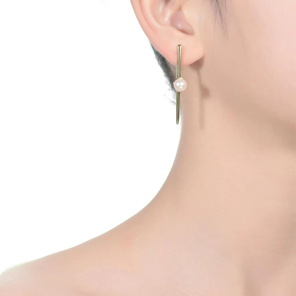 商品Genevive|Sterling Silver Gold Plated Freshwater Pearl and Bar Drop Earrings,价格¥559,第3张图片详细描述