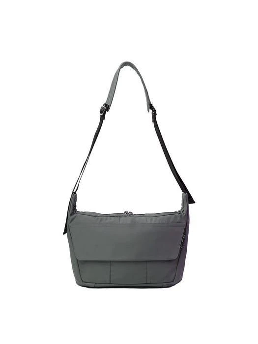 商品PLAYIAN|Essential Grey Messenger Bag,价格¥771,第1张图片