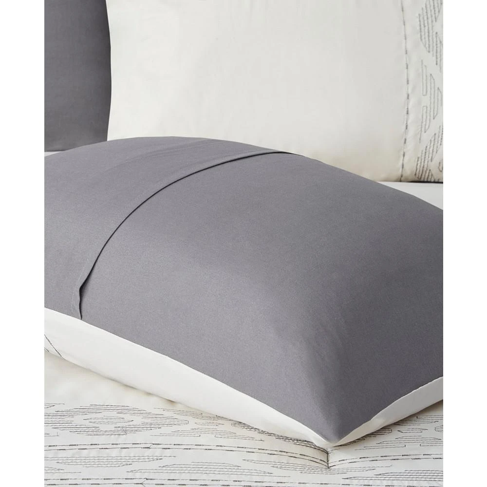Helena Embroidered 8-Pc. Comforter Set 商品