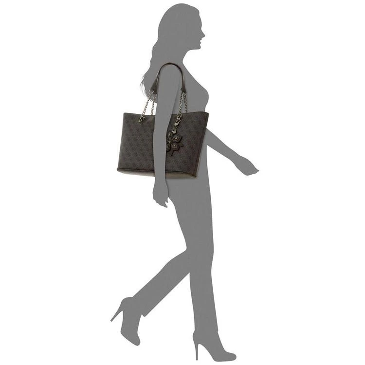 商品GUESS|Sibyl Logo Extra-Large Signature Tote,价格¥525,第2张图片详细描述