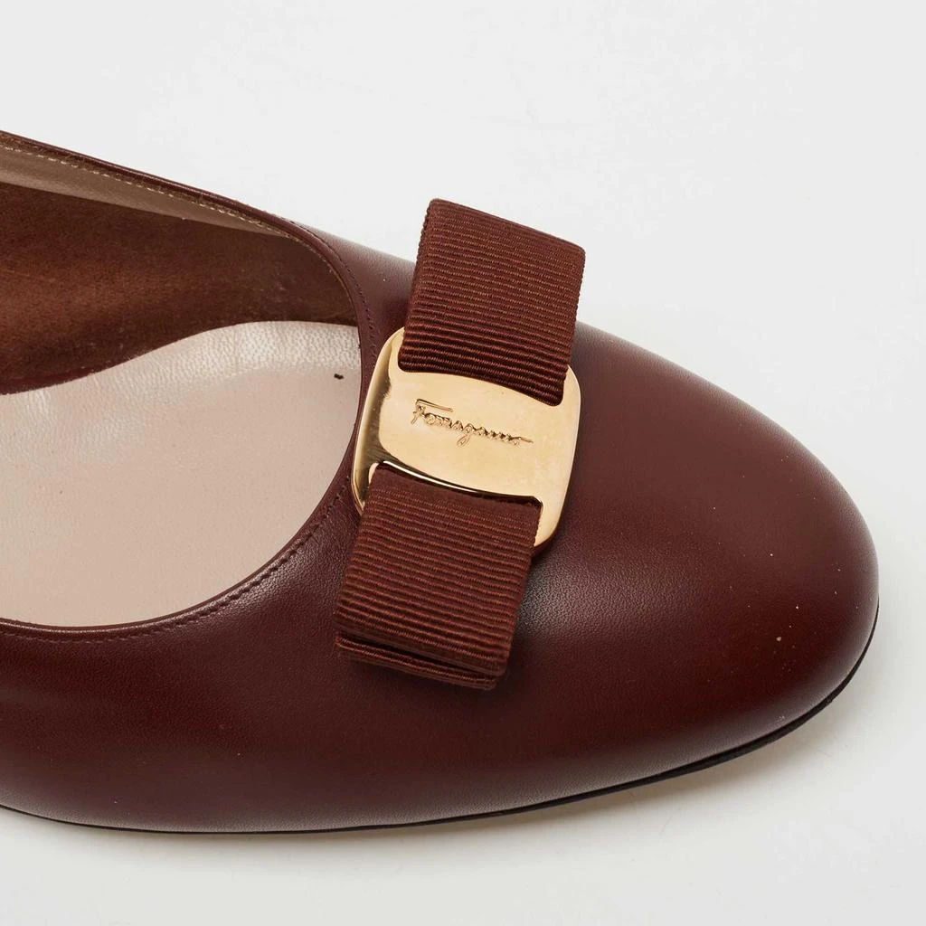 Salvatore Ferragamo Brown Leather Vara Bow Pumps  Size 41.5  商品