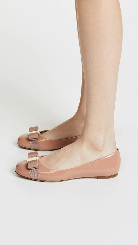 商品Salvatore Ferragamo|Salvatore Ferragamo 菲拉格慕 Varina 平底鞋,价格¥3068,第3张图片详细描述