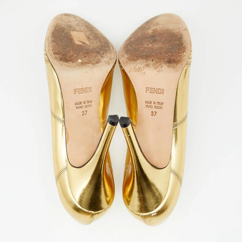 Fendi Metallic Gold Perforated Leather Round Toe Pumps Size 37 商品