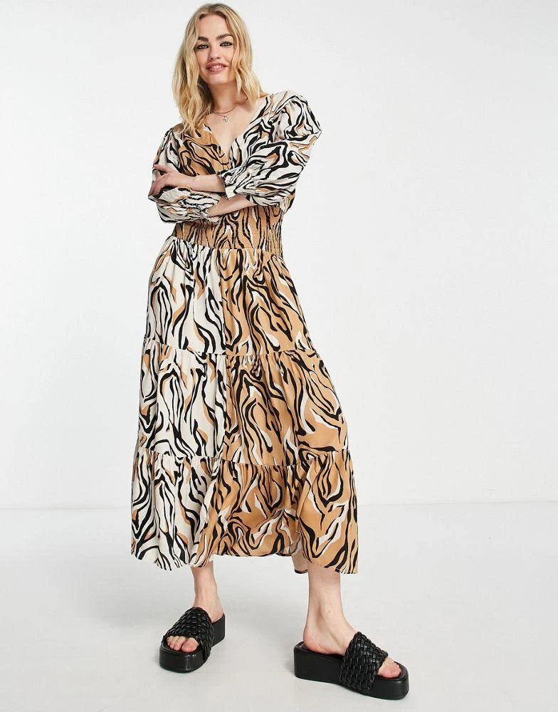 商品River Island|River Island animal print shirred midi dress in light brown,价格¥241,第1张图片