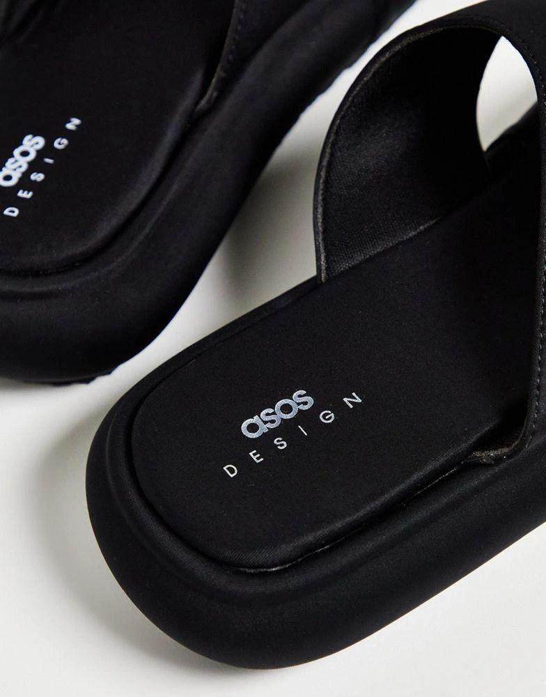 商品ASOS|ASOS DESIGN chunky flip flops in black neoprene,价格¥128,第4张图片详细描述
