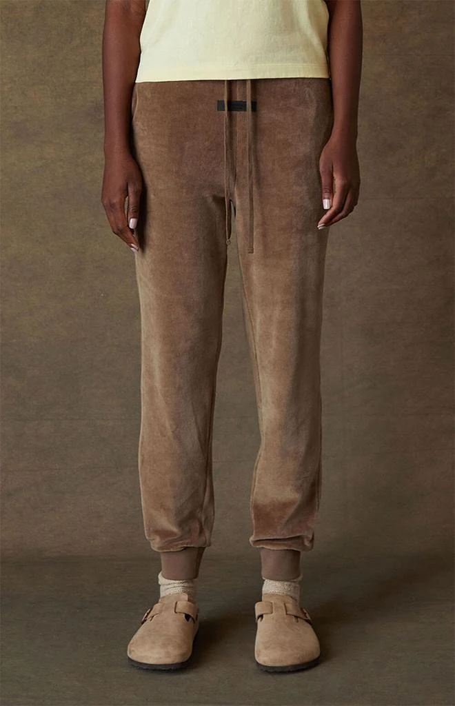 商品Essentials|Women's Wood Velour Sweatpants,价格¥826,第2张图片详细描述