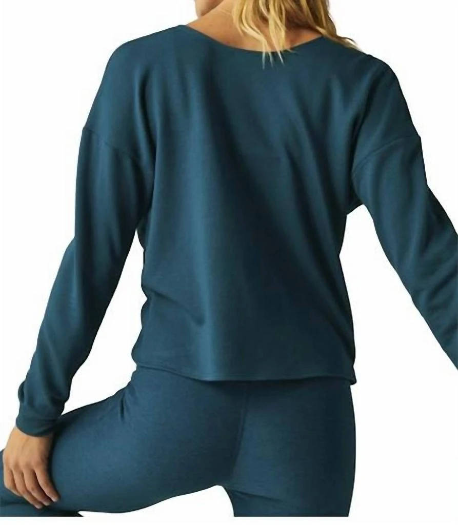商品Beyond yoga|Beyond Yoga - Plot Twist Reversible Pullover,价格¥709,第2张图片详细描述