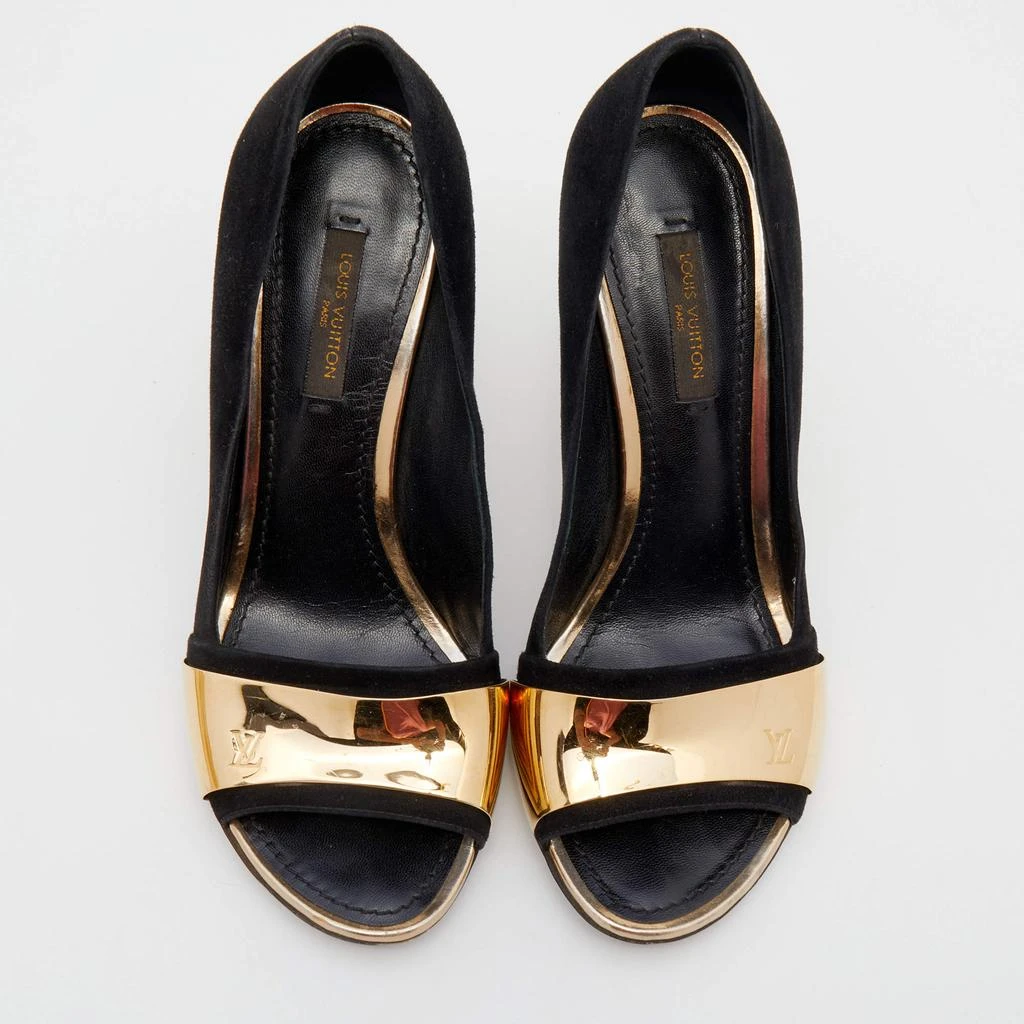 商品[二手商品] Louis Vuitton|Louis Vuitton Black Suede Gold Plate Peep Toe Pumps Size 36.5,价格¥3516,第3张图片详细描述