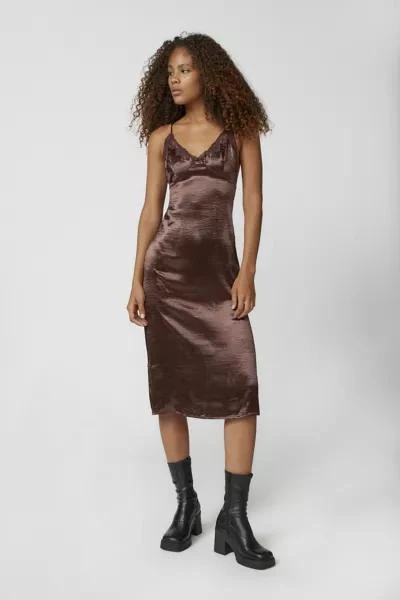 商品Urban Outfitters|UO Chloe Satin Slip Dress,价格¥76,第3张图片详细描述