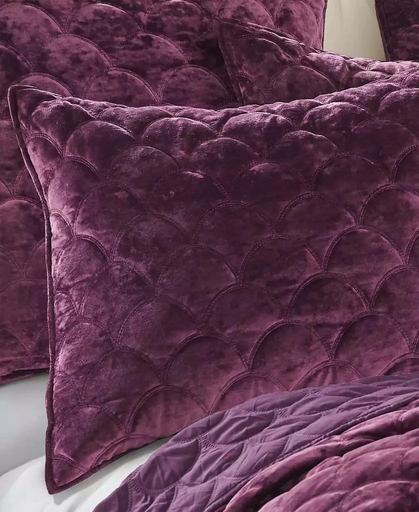 商品Levtex|Ellora Velvet Quilt,价格¥622,第3张图片详细描述